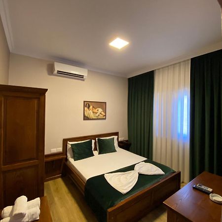 Hotel Akropoli Tirana Extérieur photo