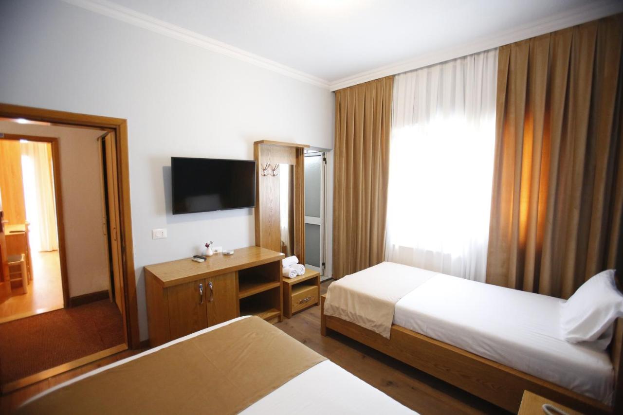 Hotel Akropoli Tirana Extérieur photo